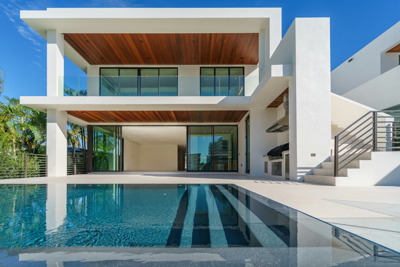 Casa moderna com piscina e área gourmet